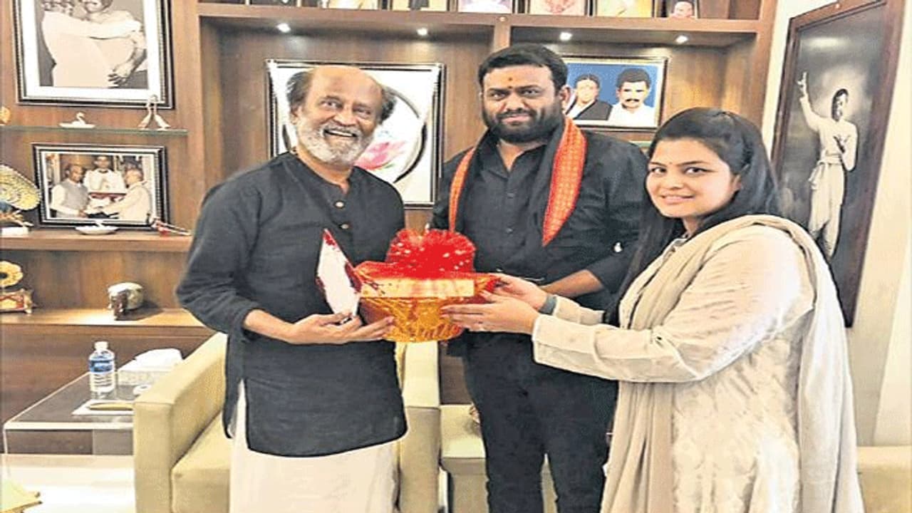 హీరో రజినీకాంత్ ని కలిసి తెలంగాణ ఎమ్మెల్యే