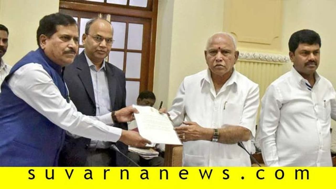 ಬೆಳಗಾವಿ ಕಿತ್ತೂರು ರೈಲು ಮಾರ್ಗಕ್ಕೆ ಅನುಮೋದನೆ: ಸಚಿವ ಅಂಗಡಿ ಬೆಳಗಾವಿ ಕಿತ್ತೂರು ರೈಲು ಮಾರ್ಗಕ್ಕೆ ಅನುಮೋದನೆ: ಸಚಿವ ಅಂಗಡಿ