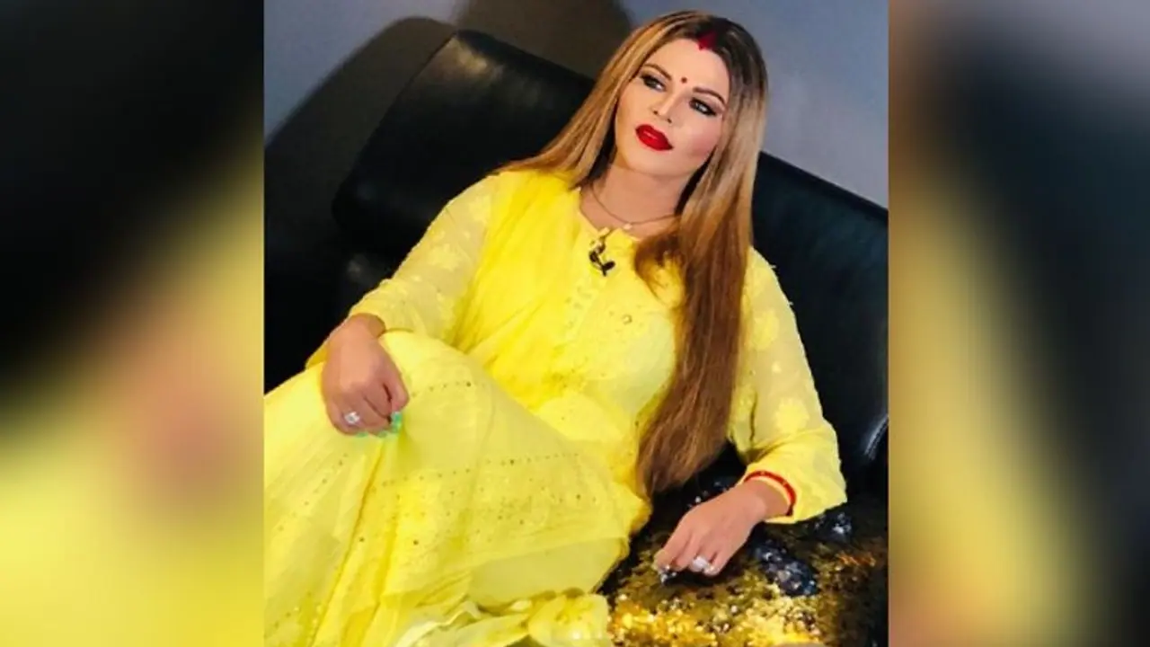 টপলেস হয়ে ফের ভাইরাল ড্রামাকুইন রাখি, দেখুন ভিডিও