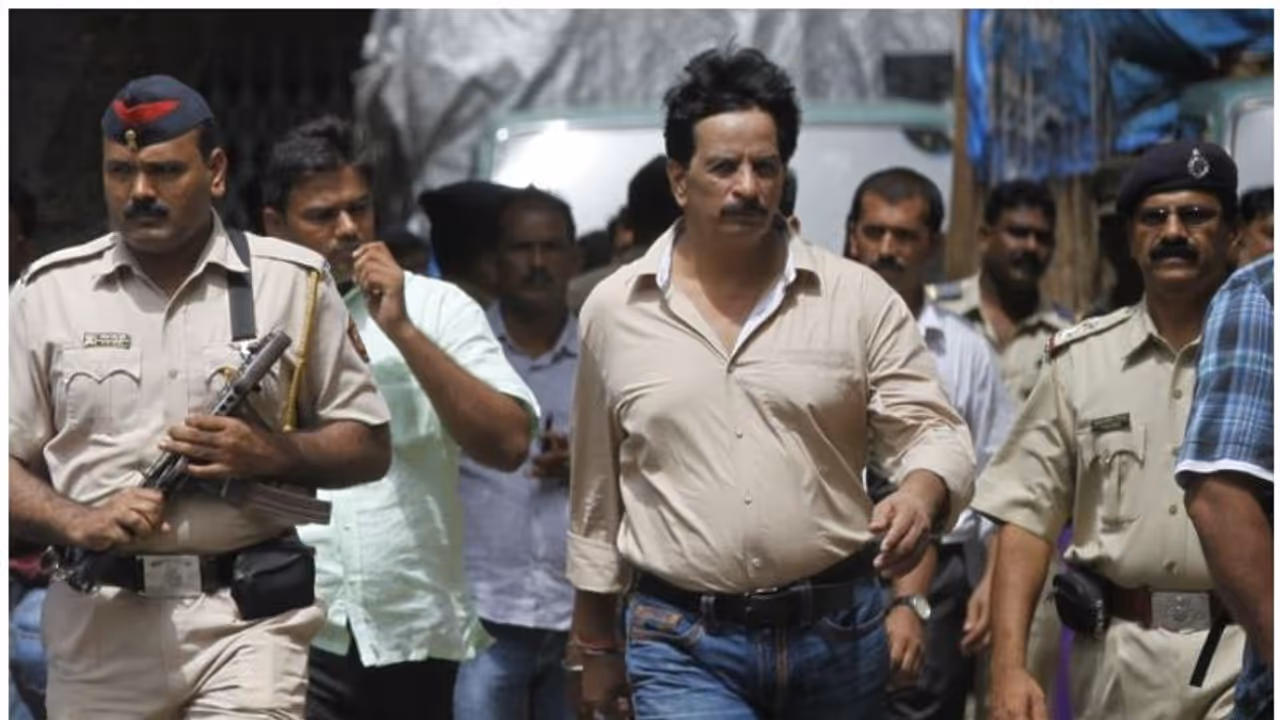 മഹാരാഷ്ട്ര പൊലീസിലെ ആ '1983' ബാച്ച്, മുംബൈ അധോലോകത്തെ വിറപ്പിച്ച 'ഡേർട്ടി ഹാരി'കൾ മഹാരാഷ്ട്ര പൊലീസിലെ ആ '1983' ബാച്ച്, മുംബൈ അധോലോകത്തെ വിറപ്പിച്ച 'ഡേർട്ടി ഹാരി'കൾ