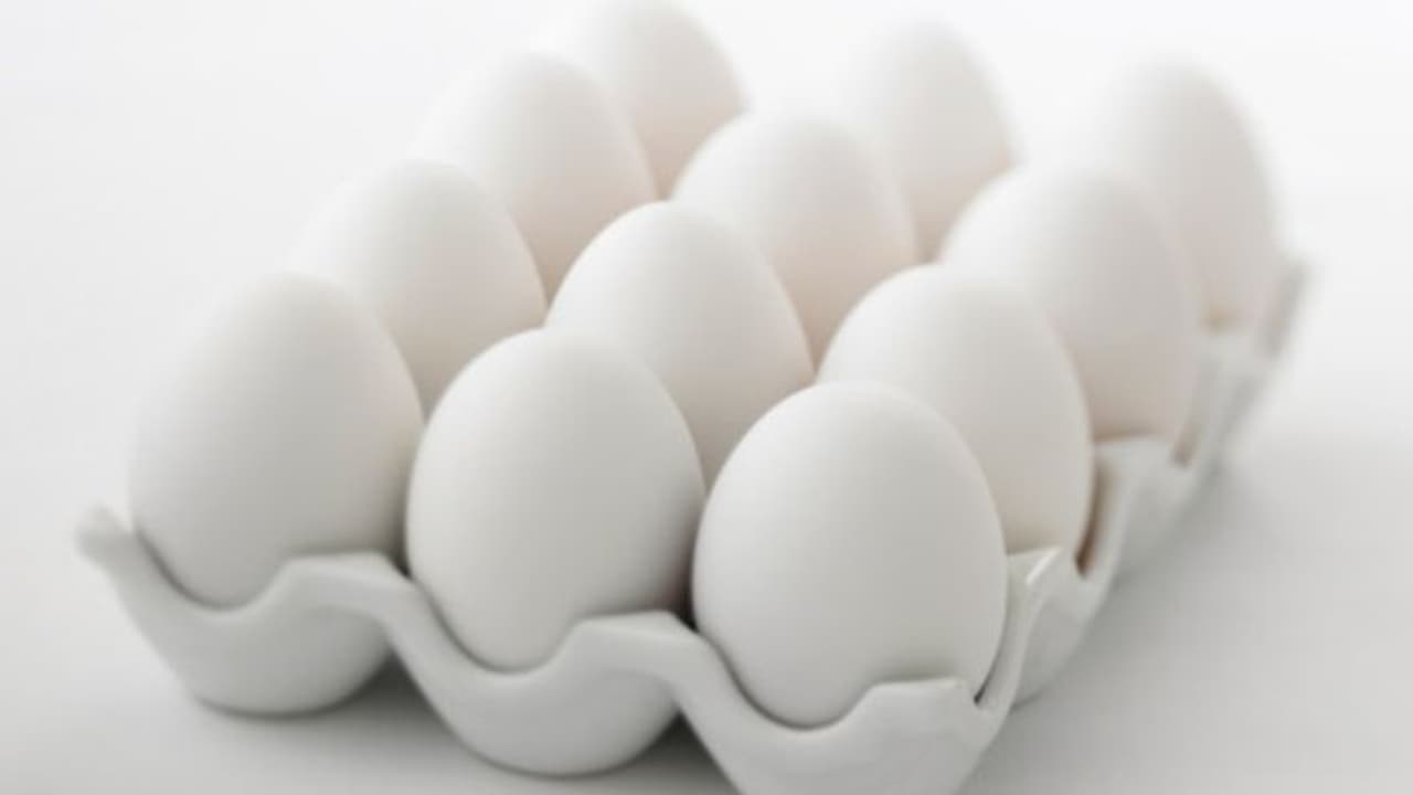 কলকাতার বুকে সত্যি সত্যি ধরা পড়ল প্লাস্টিক ডিম, খাওয়ার পাতে বাড়ছে আতঙ্ক কলকাতার বুকে সত্যি সত্যি ধরা পড়ল প্লাস্টিক ডিম, খাওয়ার পাতে বাড়ছে আতঙ্ক