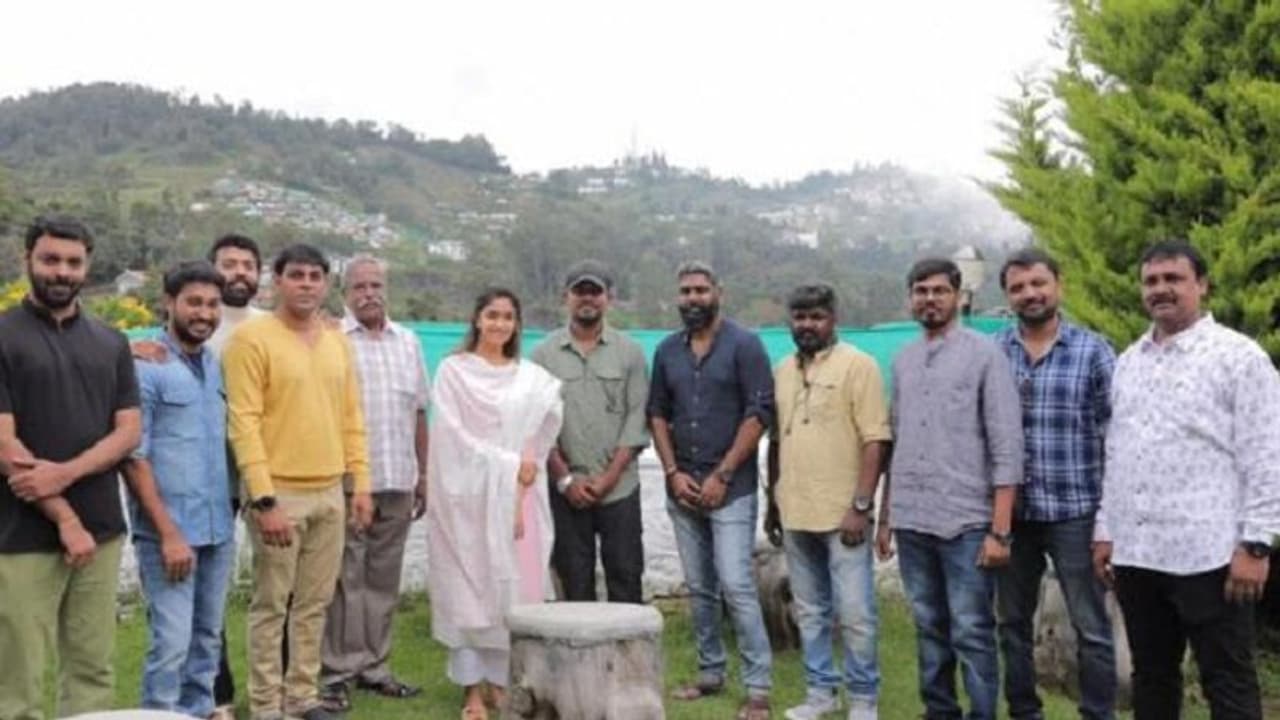 "யான் கண்டதிலேயே இந்த டீம்தான் பெஸ்ட்...!" கீர்த்தி சுரேஷ் சர்டிஃபிக்கேட்...! அது எந்த டீம் தெரியுமா?..