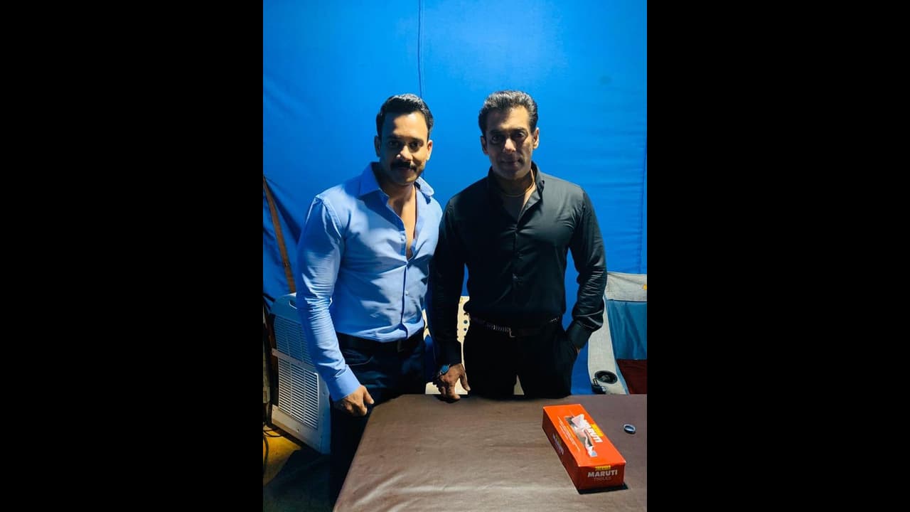 சல்மான் கானுக்கு வில்லனாகும் 'காதல்' ஹீரோ...! அவரே வெளியிட்ட ஹேப்பி நியூஸ்...! சல்மான் கானுக்கு வில்லனாகும் 'காதல்' ஹீரோ...! அவரே வெளியிட்ட ஹேப்பி நியூஸ்...!