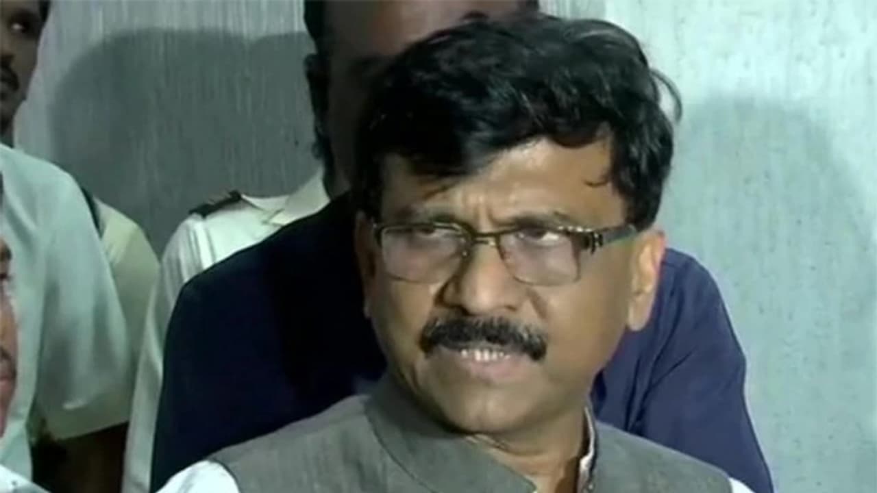 மகாராஷ்டராவில் ஜனாதிபதி ஆட்சி ஏற்படும் சூழ்நிலையை பாஜக உருவாக்குகிறது !! சிவசேனா அதிரடி குற்றச்சாட்டு !! மகாராஷ்டராவில் ஜனாதிபதி ஆட்சி ஏற்படும் சூழ்நிலையை பாஜக உருவாக்குகிறது !! சிவசேனா அதிரடி குற்றச்சாட்டு !!