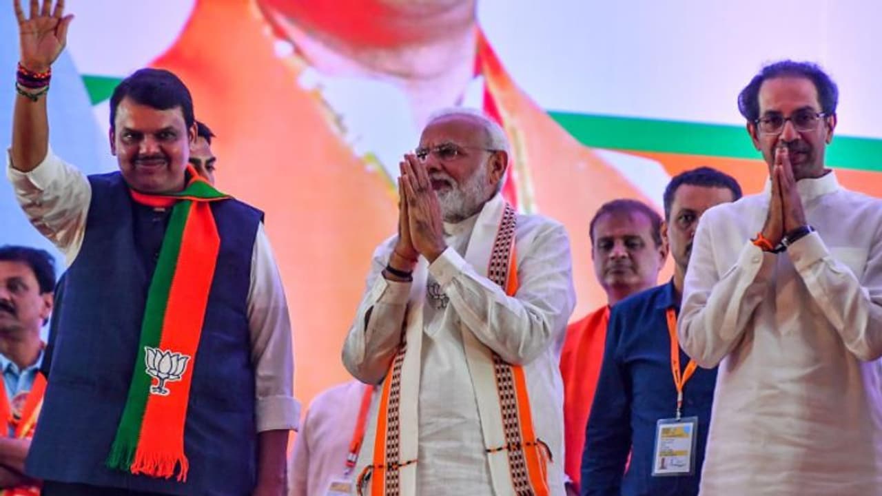 മഹാരാഷ്ട്ര പ്രതിസന്ധി: ശിവസേനയെ അനുനയിപ്പിക്കാന് ആര്എസ്എസ് ഇടപെടുന്നു മഹാരാഷ്ട്ര പ്രതിസന്ധി: ശിവസേനയെ അനുനയിപ്പിക്കാന് ആര്എസ്എസ് ഇടപെടുന്നു