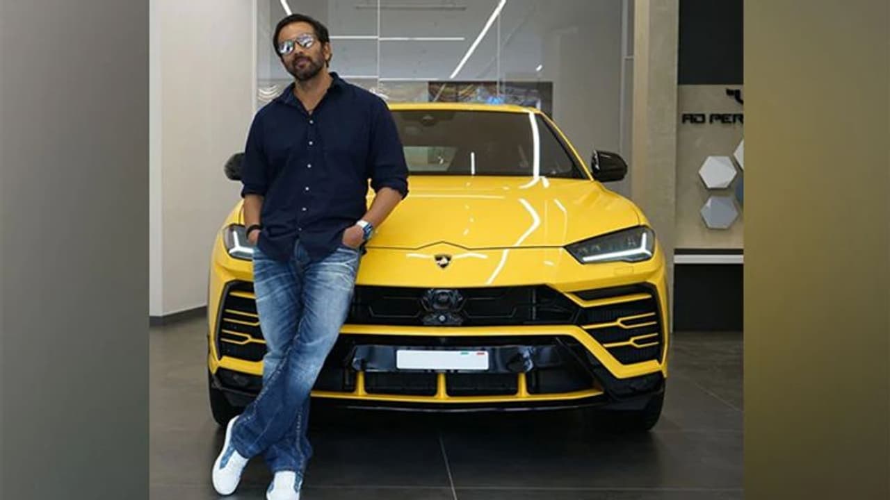 3కోట్ల కారును సొంతం చేసుకున్న బాక్స్ ఆఫీస్ డైరెక్టర్ 3కోట్ల కారును సొంతం చేసుకున్న బాక్స్ ఆఫీస్ డైరెక్టర్