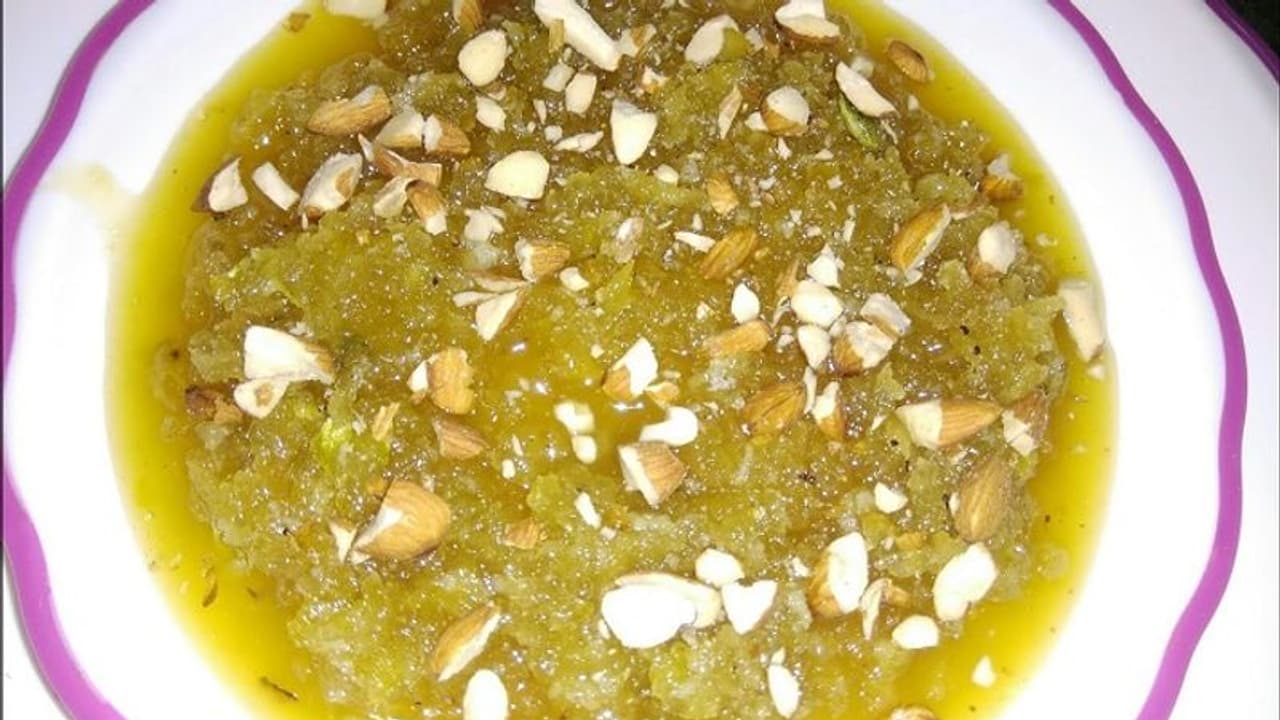 पौष्टिक के साथ स्वादिस्ट भी होता है आंवले का हलवा, जानें बनाने का तरीका पौष्टिक के साथ स्वादिस्ट भी होता है आंवले का हलवा, जानें बनाने का तरीका