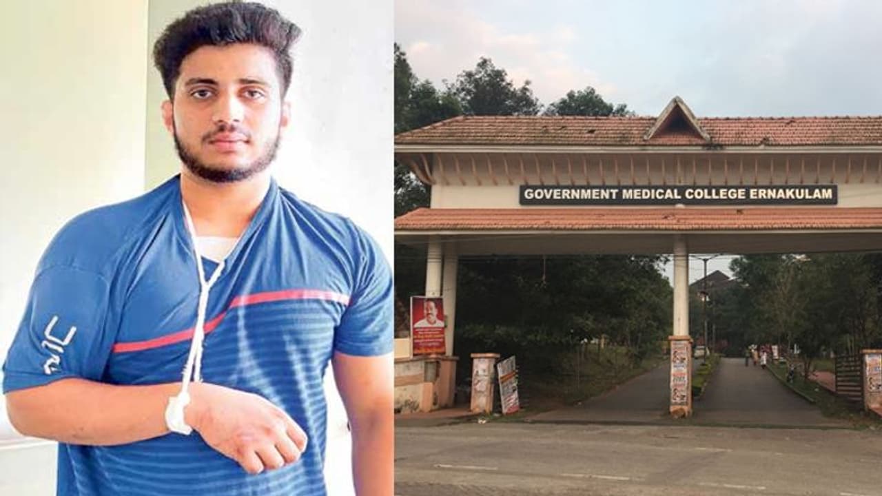 എറണാകുളം മെഡിക്കല് കോളേജില് ഒന്നാംവര്ഷ വിദ്യാര്ത്ഥിക്ക് പരിക്കേറ്റ സംഭവം റാഗിങ് അല്ലെന്ന് പ്രിന്സിപ്പല് എറണാകുളം മെഡിക്കല് കോളേജില് ഒന്നാംവര്ഷ വിദ്യാര്ത്ഥിക്ക് പരിക്കേറ്റ സംഭവം റാഗിങ് അല്ലെന്ന് പ്രിന്സിപ്പല്