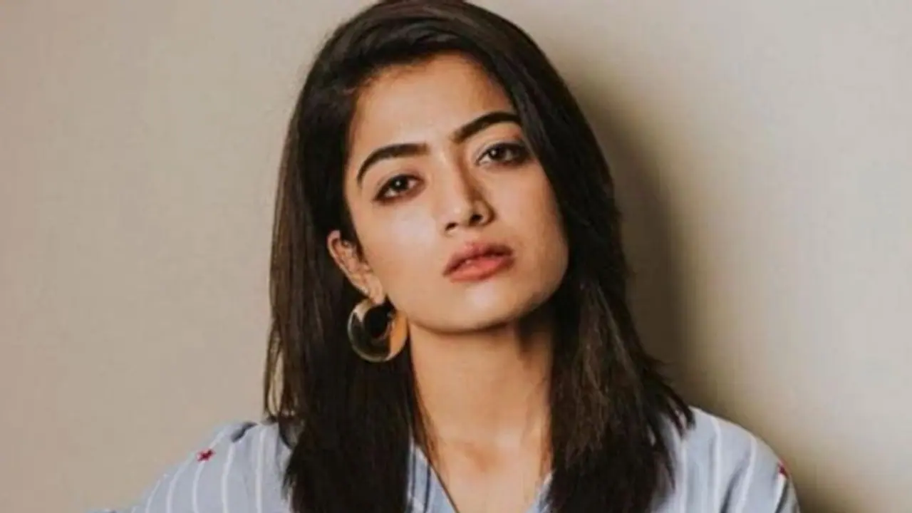 రష్మికని వేశ్య అంటూ.. హద్దులు దాటారు!