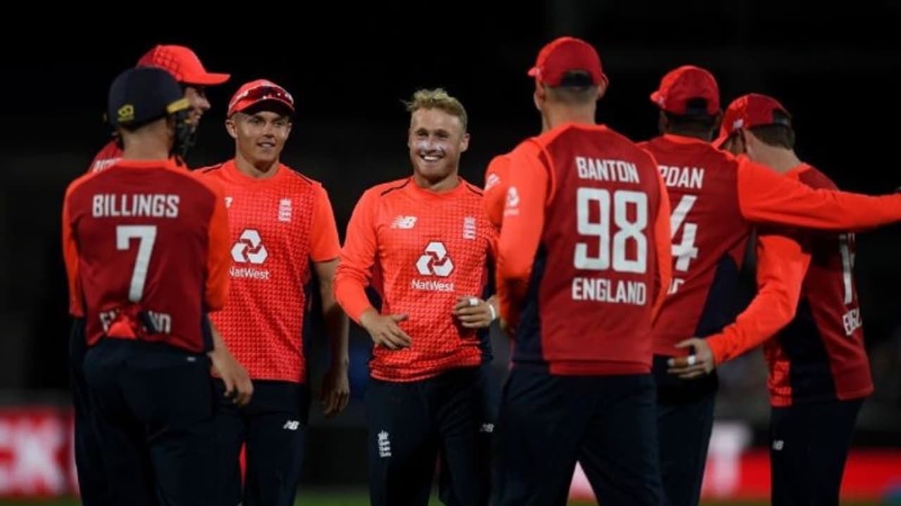 4ನೇ ಟಿ20: ನ್ಯೂಜಿಲೆಂಡ್ ವಿರುದ್ಧ ಇಂಗ್ಲೆಂಡ್ಗೆ ಜಯ 4ನೇ ಟಿ20: ನ್ಯೂಜಿಲೆಂಡ್ ವಿರುದ್ಧ ಇಂಗ್ಲೆಂಡ್ಗೆ ಜಯ