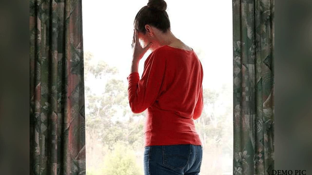 ಖಾಸಗಿ ವಿಡಿಯೋ ಇಟ್ಟುಕೊಂಡು ಯುವತಿ ಬ್ಲ್ಯಾಕ್ಮೇಲ್! ಖಾಸಗಿ ವಿಡಿಯೋ ಇಟ್ಟುಕೊಂಡು ಯುವತಿ ಬ್ಲ್ಯಾಕ್ಮೇಲ್!