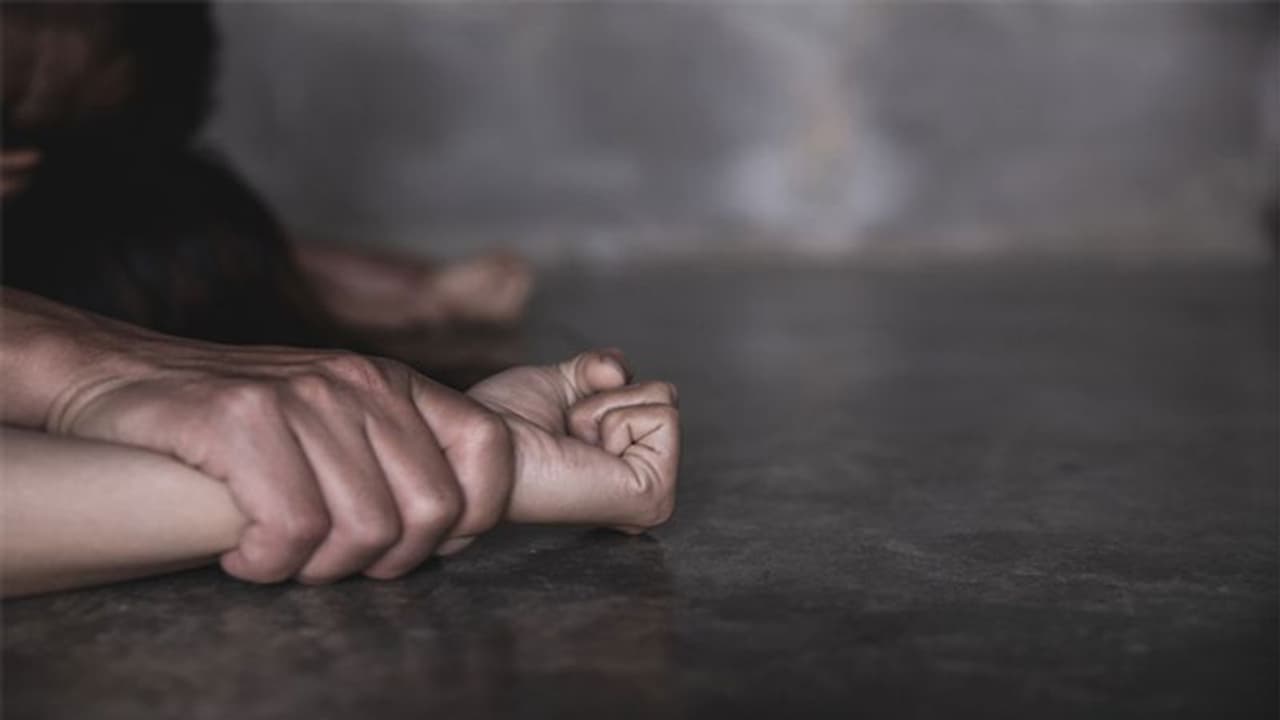 13 ఏళ్ళ బాలుడు.. 6 ఏళ్ళ బాలిక.. రైస్ మిల్ దగ్గరకు తీసుకెళ్ళి