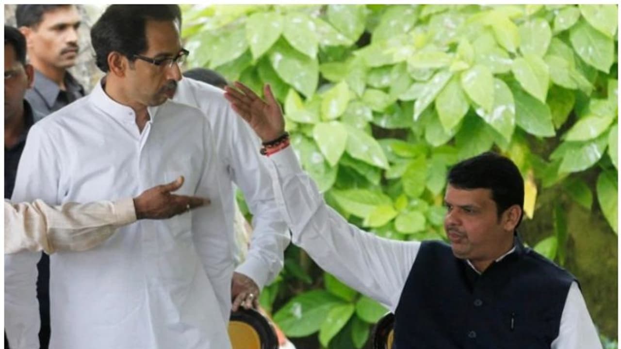 സംസ്ഥാനം രാഷ്ട്രപതി ഭരണത്തിലേക്ക്? മഹാരാഷ്ട്രയില് ഇന്ന് നിര്ണായക ദിനം സംസ്ഥാനം രാഷ്ട്രപതി ഭരണത്തിലേക്ക്? മഹാരാഷ്ട്രയില് ഇന്ന് നിര്ണായക ദിനം