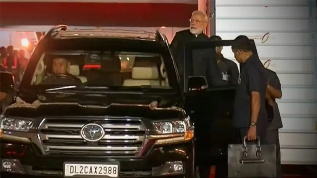 PM मोदी की नई कार पर ग्रेनेड का हमला भी होगा बेअसर, 5 खास बातें नहीं जानते होंगे आप PM मोदी की नई कार पर ग्रेनेड का हमला भी होगा बेअसर, 5 खास बातें नहीं जानते होंगे आप