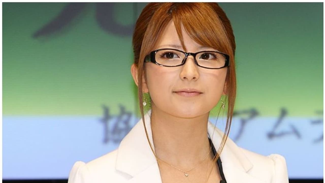 ജപ്പാനിൽ സ്ത്രീകൾക്ക് തൊഴിലിടങ്ങളിൽ കണ്ണട നിരോധനം ജപ്പാനിൽ സ്ത്രീകൾക്ക് തൊഴിലിടങ്ങളിൽ കണ്ണട നിരോധനം