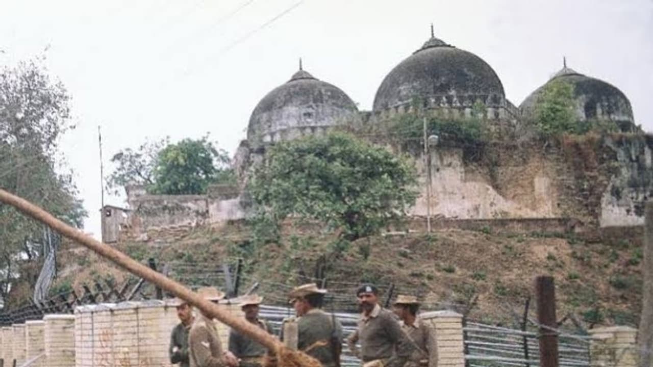 തര്ക്കഭൂമിയില് ആര്ക്കും അവകാശമില്ല: അയോധ്യയില് ഉപാധികളോടെ ക്ഷേത്രം വരും, പള്ളിക്ക് വേറെ ഭൂമി തര്ക്കഭൂമിയില് ആര്ക്കും അവകാശമില്ല: അയോധ്യയില് ഉപാധികളോടെ ക്ഷേത്രം വരും, പള്ളിക്ക് വേറെ ഭൂമി