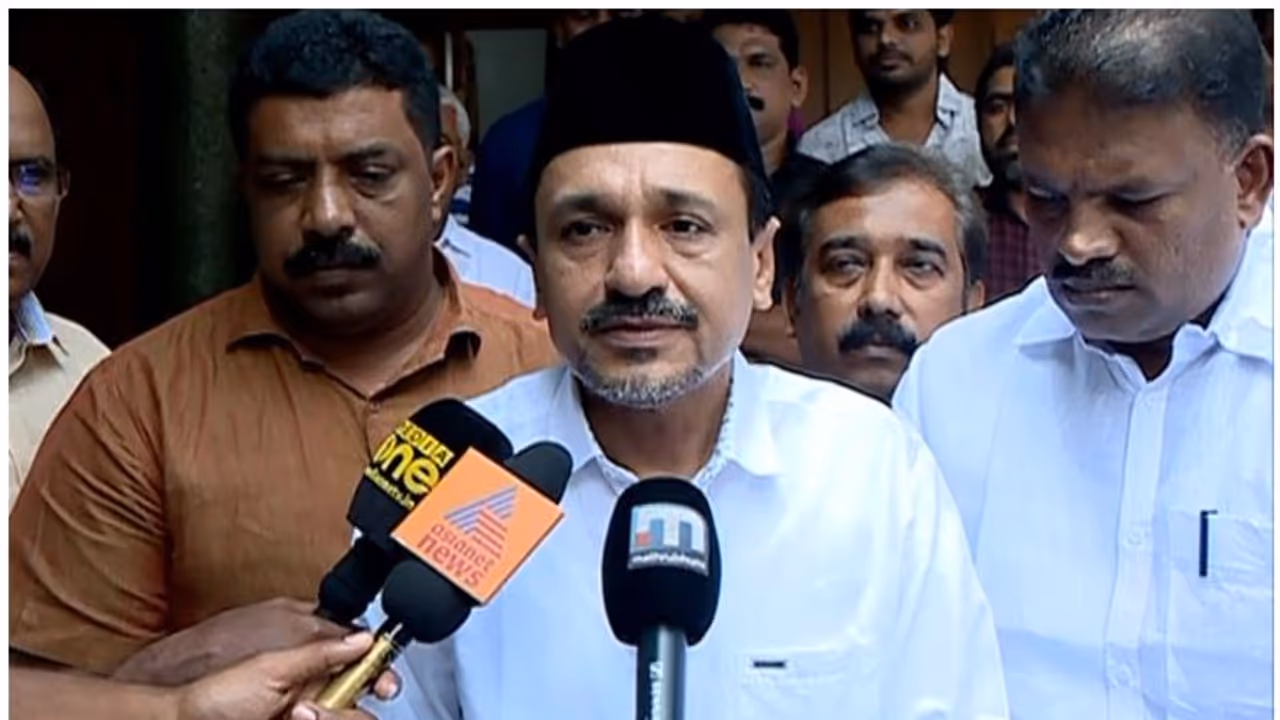 സ്കോളർഷിപ്പ് വിവാദം: മുസ്ലീം സമുദായത്തിന് മുറിവേറ്റെന്ന് സാദിഖലി തങ്ങൾ, മുഖ്യമന്ത്രിയുടേത് ഏകപക്ഷീയ നിലപാട് സ്കോളർഷിപ്പ് വിവാദം: മുസ്ലീം സമുദായത്തിന് മുറിവേറ്റെന്ന് സാദിഖലി തങ്ങൾ, മുഖ്യമന്ത്രിയുടേത് ഏകപക്ഷീയ നിലപാട്