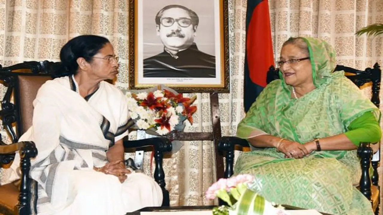 "হাড়িভাঙ্গা আমের নাম শুনেছিলাম কখনও খাইনি", শেখ হাসিনাকে চিঠি ‘আপ্লুত’ মমতার "হাড়িভাঙ্গা আমের নাম শুনেছিলাম কখনও খাইনি", শেখ হাসিনাকে চিঠি ‘আপ্লুত’ মমতার