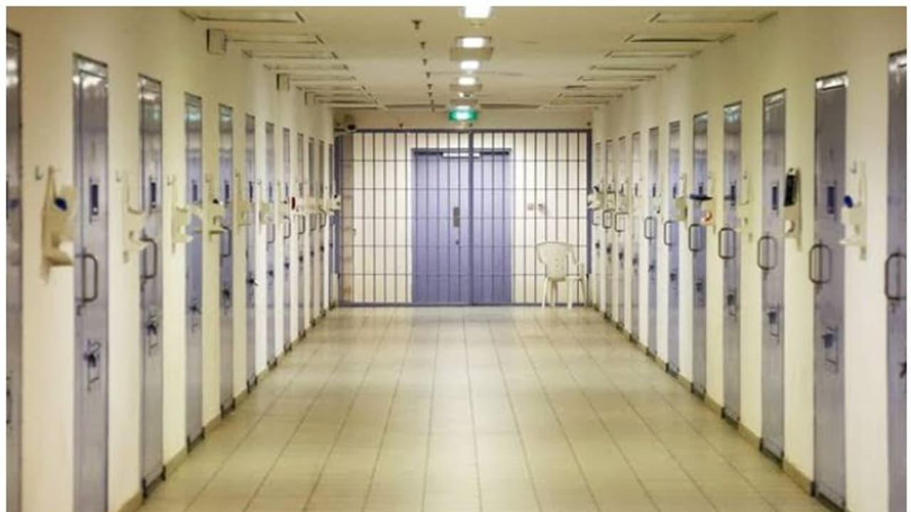 മയക്കുമരുന്ന് കേസുകള്; ജയിലുകളിൽ കഴിയുന്നത് പ്രവാസി മലയാളികളടക്കം 350ഓളം ഇന്ത്യക്കാർ മയക്കുമരുന്ന് കേസുകള്; ജയിലുകളിൽ കഴിയുന്നത് പ്രവാസി മലയാളികളടക്കം 350ഓളം ഇന്ത്യക്കാർ