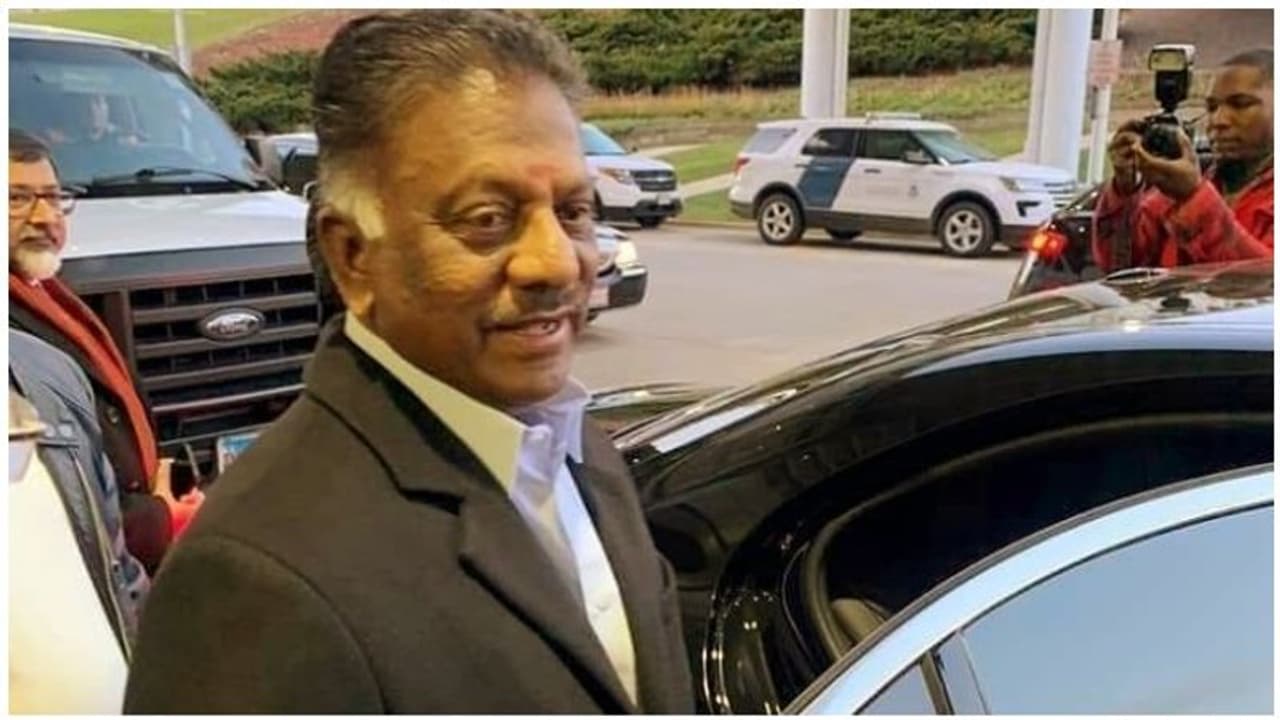 புது ஸ்டைலில் கலக்கும் ஓ.பி.எஸ்... ’சிகாகோ ஜீன்ஸ்’போடாமல் கோட் போட்டு எடப்பாடிக்கு டஃப்..!