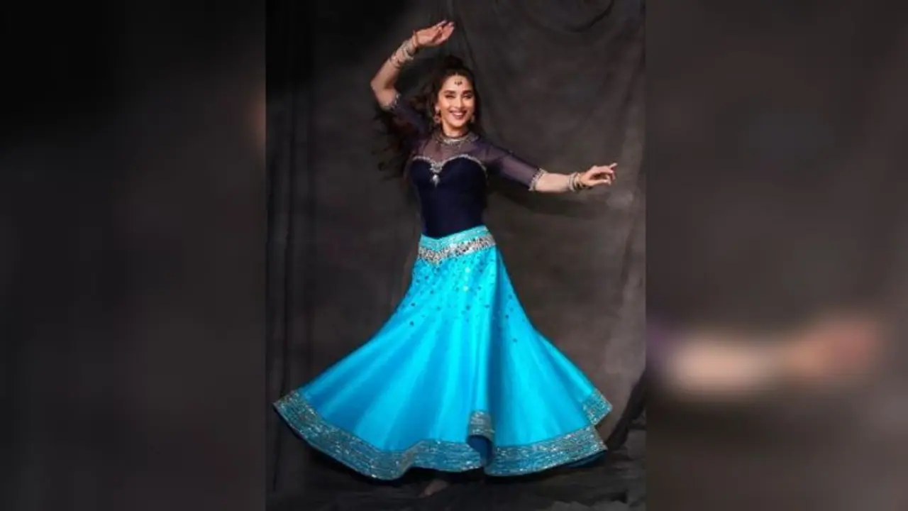 ফের মাধুরী ম্যাজিক ফিরে এল 'চোলি কি পিছে' তে, মুহূর্তে ভাইরাল ভিডিও