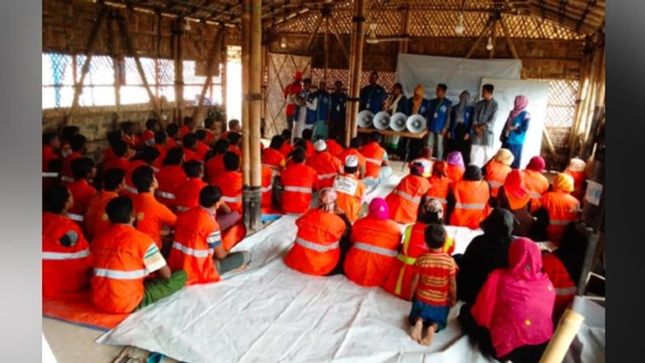 বিকেলেই কালো আকাশ, কয়েকঘন্টার মধ্যেই বাংলাদেশে আছড়ে পড়বে বুলবুল