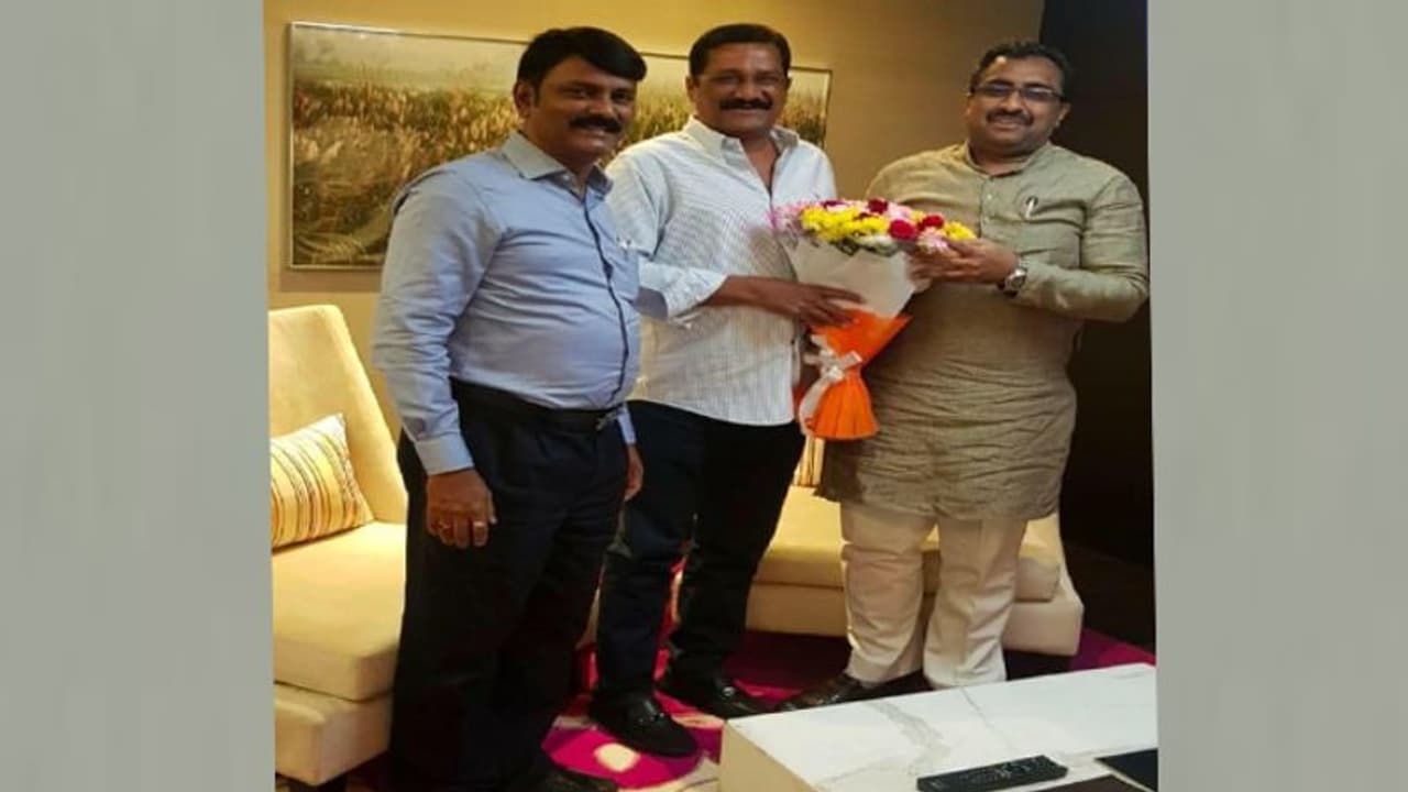 చంద్రబాబుకు షాక్ ఖాయమేనా...? రామ్ మాధవ్ తో గంటా భేటీ చంద్రబాబుకు షాక్ ఖాయమేనా...? రామ్ మాధవ్ తో గంటా భేటీ