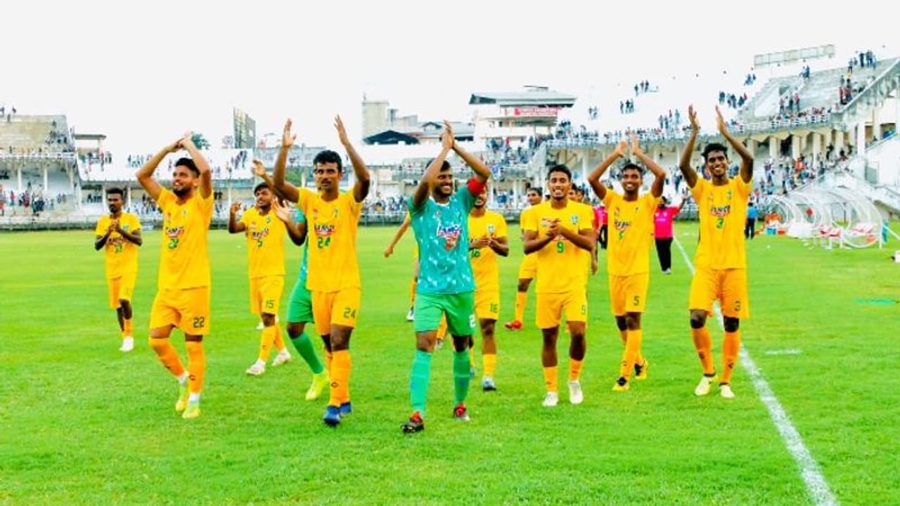 സന്തോഷ് ട്രോഫി ഫൈനല് റൗണ്ടിന് കേരള വേദിയാകുമോ; നിര്ണായക നീക്കങ്ങള് സന്തോഷ് ട്രോഫി ഫൈനല് റൗണ്ടിന് കേരള വേദിയാകുമോ; നിര്ണായക നീക്കങ്ങള്