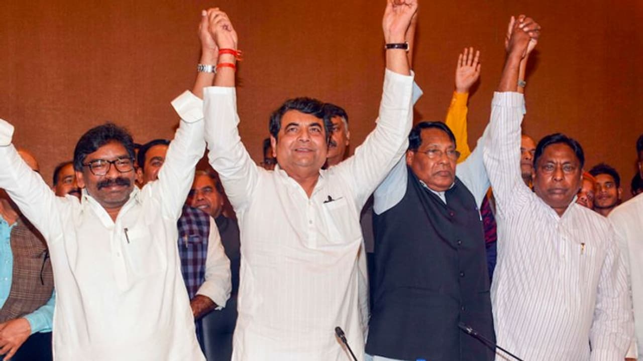 ജാര്‍ഖണ്ഡില്‍ അബദ്ധം ആവര്‍ത്തിക്കാനില്ല, 'മഹാസഖ്യ' തന്ത്രത്തില്‍ പ്രതീക്ഷയര്‍പ്പിച്ച് കോണ്‍ഗ്രസ്; ചര്‍ച്ച തീരാതെ ബിജെപി