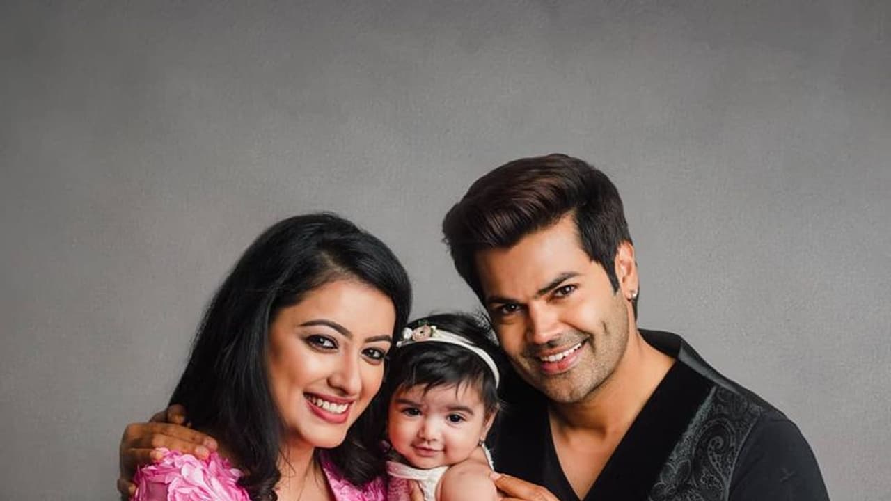 "எங்க குட்டி இளவரசிக்கு ஹலோ சொல்லுங்க"... பிக்பாஸ் பிரபலத்தின் குட்டி தேவை... இணையத்தில் வைரலாகும் க்யூட் போட்டோ...! "எங்க குட்டி இளவரசிக்கு ஹலோ சொல்லுங்க"... பிக்பாஸ் பிரபலத்தின் குட்டி தேவை... இணையத்தில் வைரலாகும் க்யூட் போட்டோ...!