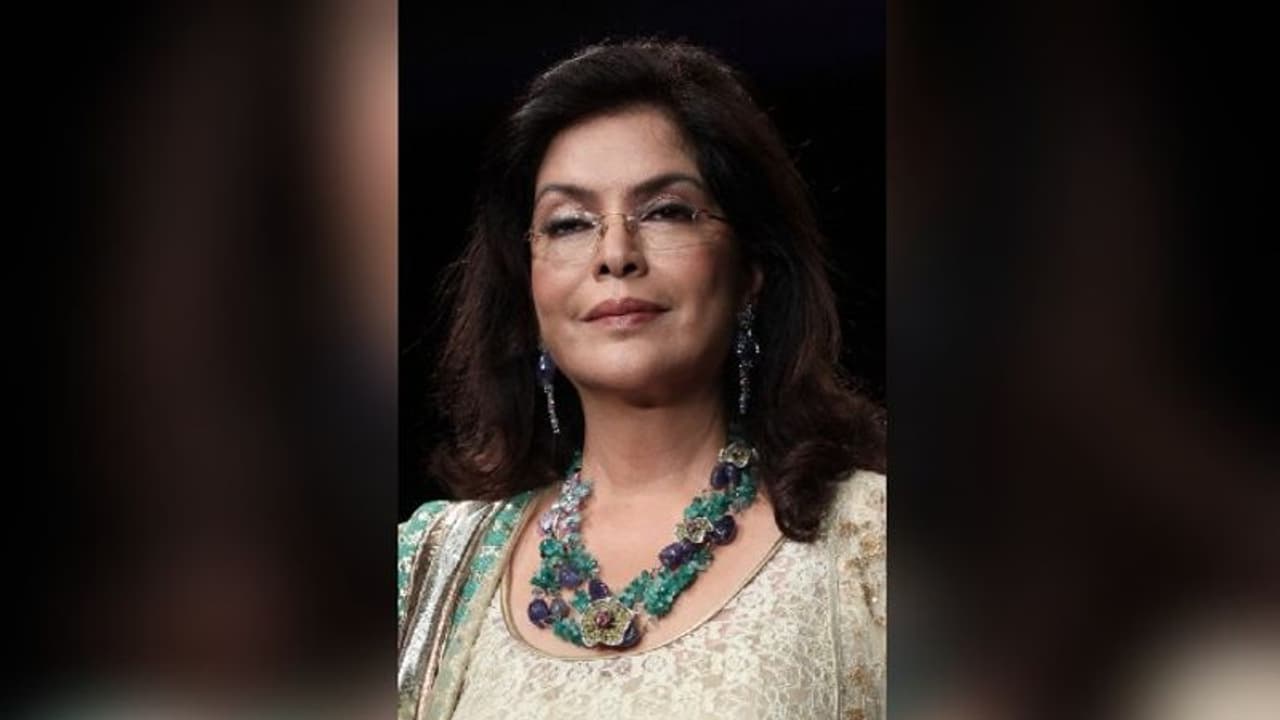 কীভাবে চোখ হারান জিনাত আমান, জানুন আসল সত্য