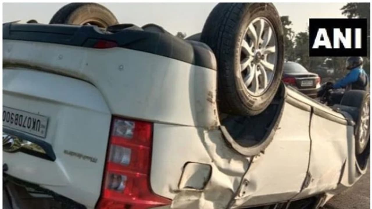 లోయలో పడిన వాహనం...16మంది దుర్మరణం