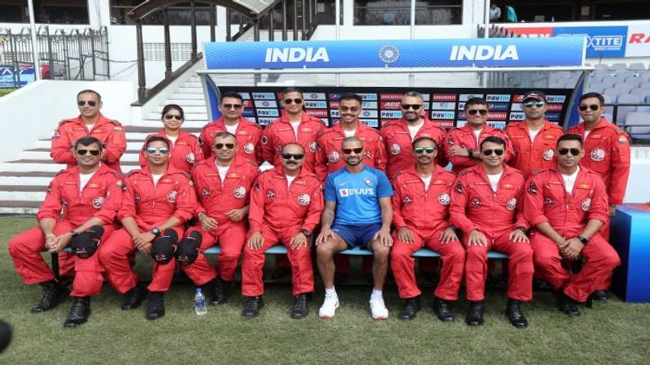 টিম ইন্ডিয়ার অনুশীলনে বায়ু সেনার পাইলট, কিন্তু কেন টিম ইন্ডিয়ার অনুশীলনে বায়ু সেনার পাইলট, কিন্তু কেন