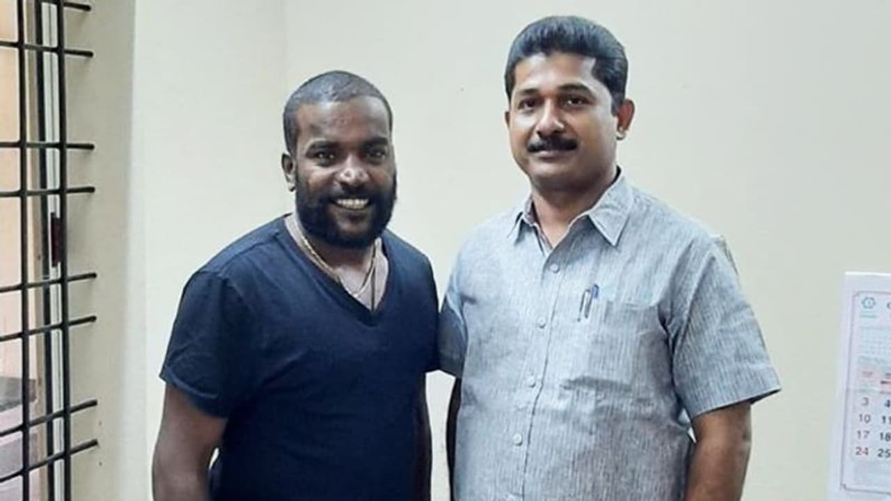 'ജയിലിലാണെന്ന് ചിലര് പ്രചരിപ്പിച്ച എംഎല്എ'; എം സ്വരാജിനൊപ്പമുള്ള ചിത്രം പങ്കുവച്ച് മണികണ്ഠന് 'ജയിലിലാണെന്ന് ചിലര് പ്രചരിപ്പിച്ച എംഎല്എ'; എം സ്വരാജിനൊപ്പമുള്ള ചിത്രം പങ്കുവച്ച് മണികണ്ഠന്