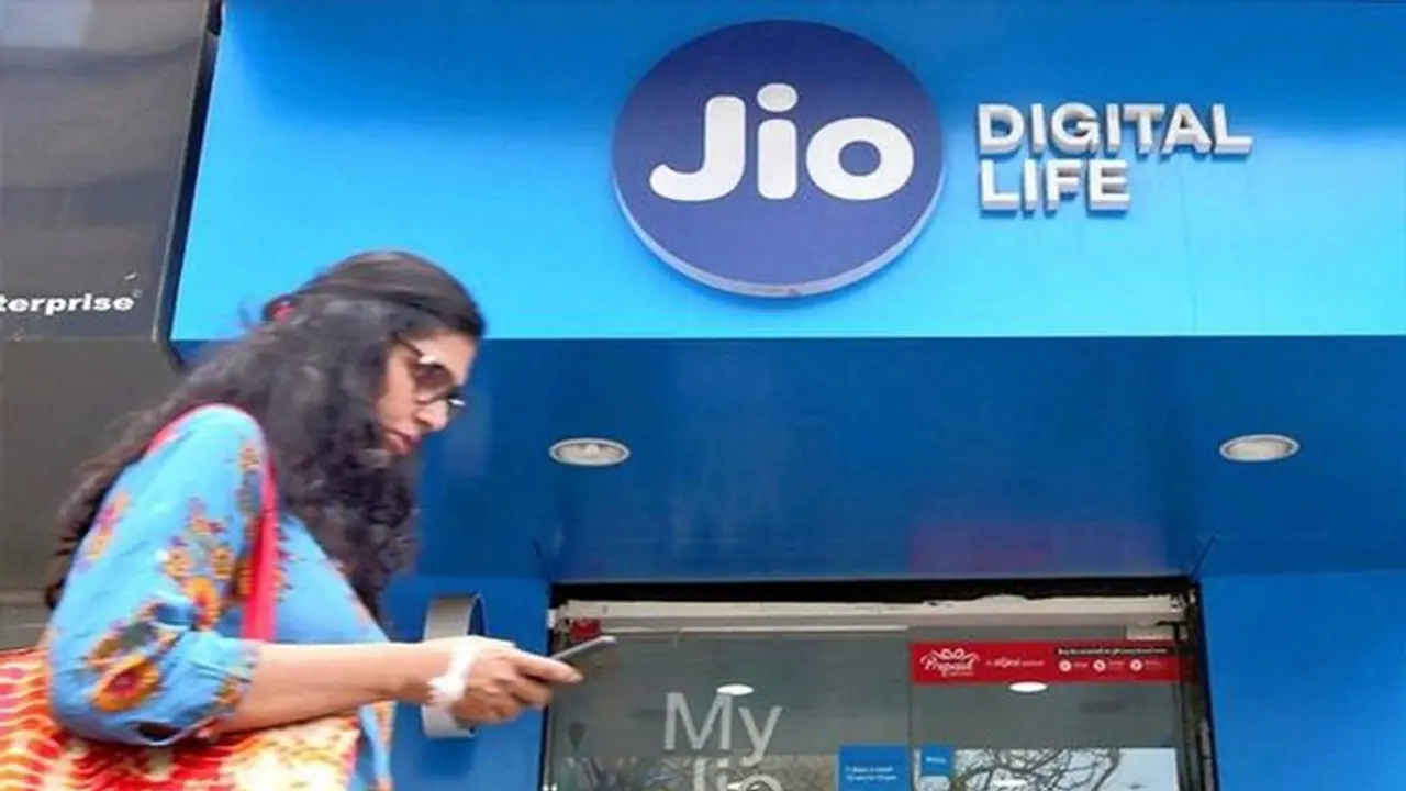 ট্রাই এর কথা মানতে হবে, এয়ারটেল ভোডাফোনের পর ট্যারিফ বাড়াচ্ছে জিও ট্রাই এর কথা মানতে হবে, এয়ারটেল ভোডাফোনের পর ট্যারিফ বাড়াচ্ছে জিও