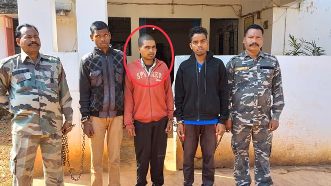 बेरोजगार जीजा को सरकारी नौकरी दिलवाने सालों ने लगाई एक 'खतरनाक जुगाड़' बेरोजगार जीजा को सरकारी नौकरी दिलवाने सालों ने लगाई एक 'खतरनाक जुगाड़'