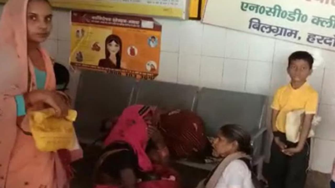 दोनों हाथों में 6 6 अंगुलियों के साथ पैदा हुआ बच्चा, यही बना उसकी मौत का कारण दोनों हाथों में 6 6 अंगुलियों के साथ पैदा हुआ बच्चा, यही बना उसकी मौत का कारण