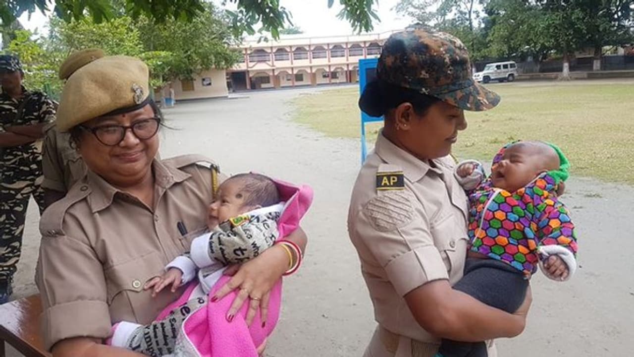 असम पुलिस ने पेश की ममता की मिसाल असम पुलिस ने पेश की ममता की मिसाल