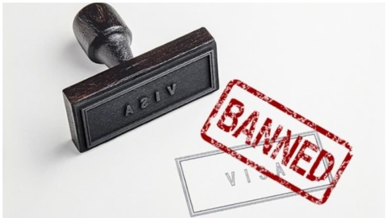 വിവിധ മേഖലകളില് പ്രവാസികളുടെ തൊഴില് വിസയ്ക്ക് താല്ക്കാലിക വിലക്കേര്പ്പെടുത്തി മാന്പവര് മന്ത്രാലയം വിവിധ മേഖലകളില് പ്രവാസികളുടെ തൊഴില് വിസയ്ക്ക് താല്ക്കാലിക വിലക്കേര്പ്പെടുത്തി മാന്പവര് മന്ത്രാലയം