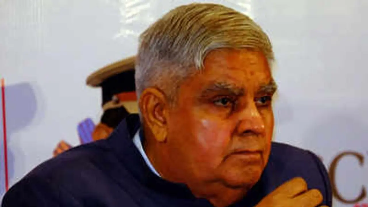 நான் ரஜினியின் ரசிகன் அதிரடி காட்டிய ஆளுனர்..!! அரசியலுக்கு சரிபடுவாரான்னு என்னால சொல்ல முடியாது என நழுவல்..!! நான் ரஜினியின் ரசிகன் அதிரடி காட்டிய ஆளுனர்..!! அரசியலுக்கு சரிபடுவாரான்னு என்னால சொல்ல முடியாது என நழுவல்..!!