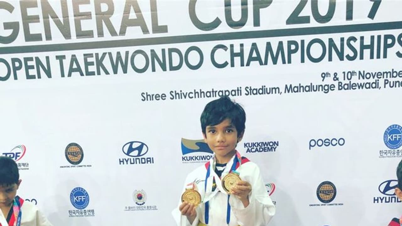 என் மகன் ஜெயிச்சிட்டான்... 2 கோல்டுமெடல்களை வென்ற புரட்சி தமிழன் பேரன்... இணையத்தில் வைரலாகும் குட்டி சிபிராஜ் புகைப்படம்...! என் மகன் ஜெயிச்சிட்டான்... 2 கோல்டுமெடல்களை வென்ற புரட்சி தமிழன் பேரன்... இணையத்தில் வைரலாகும் குட்டி சிபிராஜ் புகைப்படம்...!