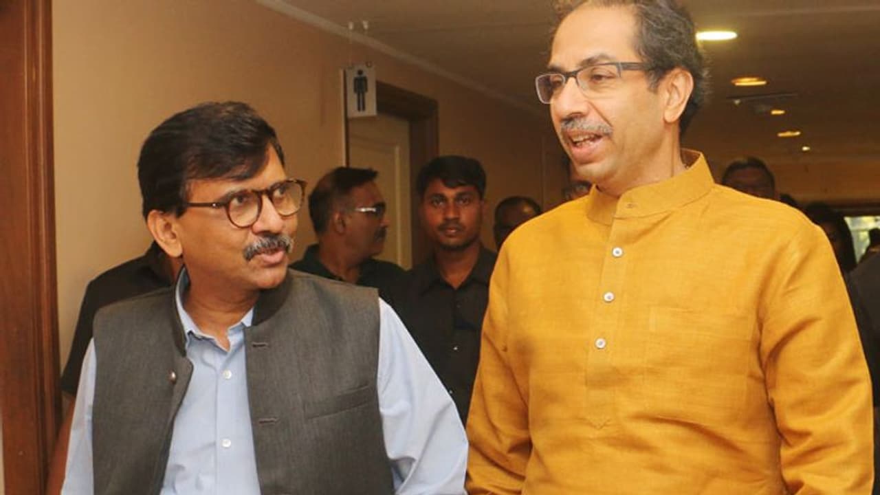 ஆட்சியமைக்க போகும் நேரத்தில் சிவசேனா கட்சிக்கு அதிர்ச்சி... கதறி துடிக்கும் நிர்வாகிகள்..!