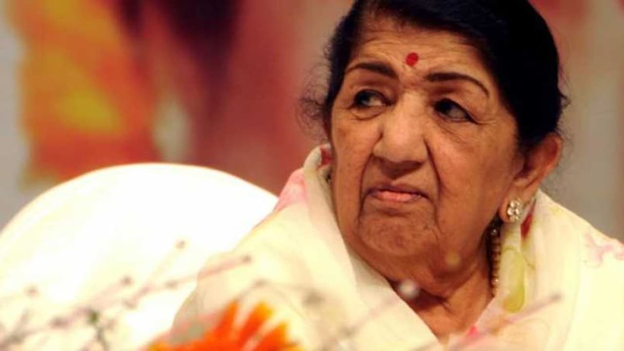 ’லதா மங்கேஷ்கரின் உடல் நிலை குறித்த வதந்திகளை நம்ப வேண்டாம்’...எஸ்.பி.பி.உருக்கமான வேண்டுகோள்... ’லதா மங்கேஷ்கரின் உடல் நிலை குறித்த வதந்திகளை நம்ப வேண்டாம்’...எஸ்.பி.பி.உருக்கமான வேண்டுகோள்...