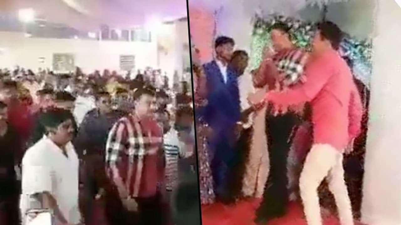 Wedding turns gala event with Challenging star Darshan’s arrival Wedding turns gala event with Challenging star Darshan’s arrival