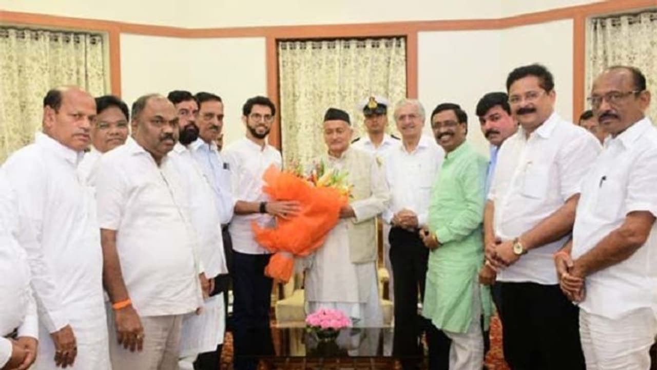 மகாராஷ்டிராவில் அதிரடி திருப்பம்: ஆட்சி அமைக்க என்சிபிக்கு அழைப்பு: சிவசேனாவின் வாய்ப்பு பறிபோனது…. மகாராஷ்டிராவில் அதிரடி திருப்பம்: ஆட்சி அமைக்க என்சிபிக்கு அழைப்பு: சிவசேனாவின் வாய்ப்பு பறிபோனது….