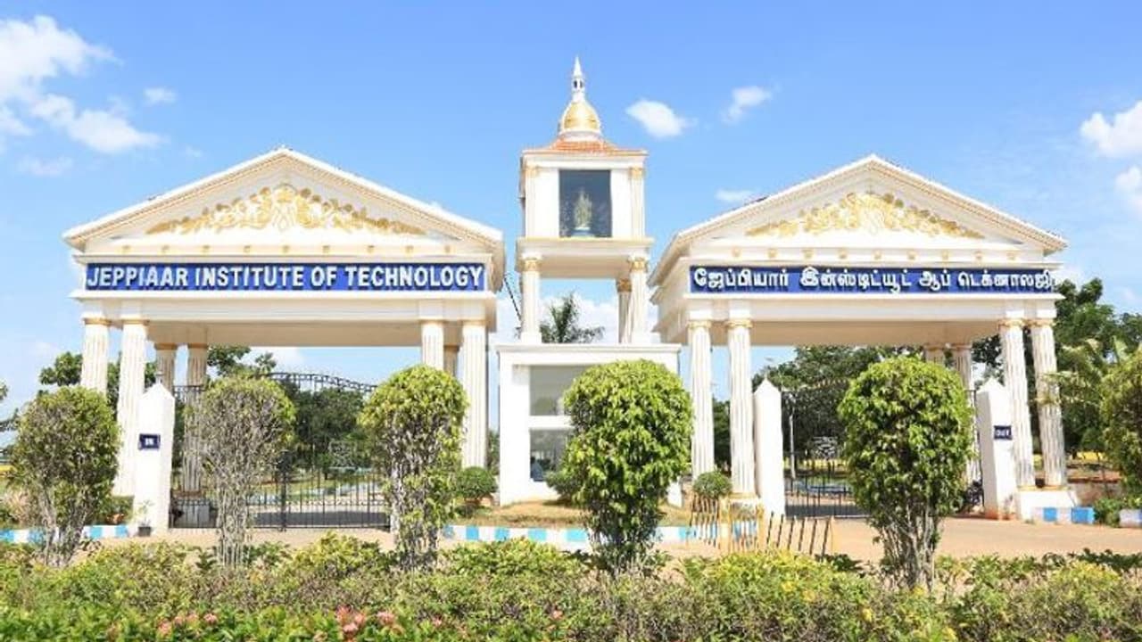 ஜேப்பியார் கல்விக் குழுமங்களில் அதிரடி ரெய்டு… 350 கோடி ரூபாய் பறிமுதல் ! சும்மா பிரிச்சு மேயும் வருமான வரித்துறை !! ஜேப்பியார் கல்விக் குழுமங்களில் அதிரடி ரெய்டு… 350 கோடி ரூபாய் பறிமுதல் ! சும்மா பிரிச்சு மேயும் வருமான வரித்துறை !!