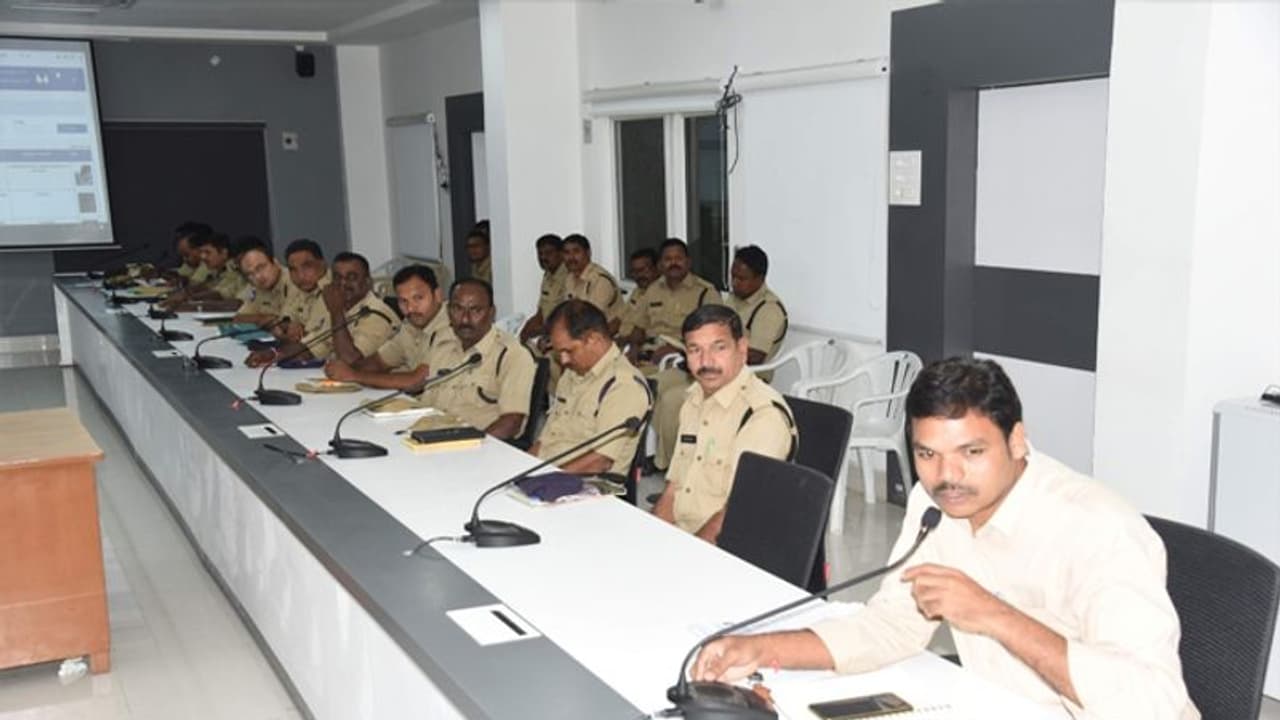 సత్వర సేవల ద్వారా పోలీస్ శాఖకు గుర్తింపు: అడిషినల్ డిసిపి చంద్రమోహన్ సత్వర సేవల ద్వారా పోలీస్ శాఖకు గుర్తింపు: అడిషినల్ డిసిపి చంద్రమోహన్