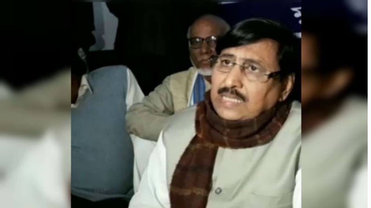 কর্মীরাই দেখা পান না, তৃণমূল বিধায়কের বিরুদ্ধ প্রকাশ্যে ক্ষোভ দলীয় নেতাদের কর্মীরাই দেখা পান না, তৃণমূল বিধায়কের বিরুদ্ধ প্রকাশ্যে ক্ষোভ দলীয় নেতাদের