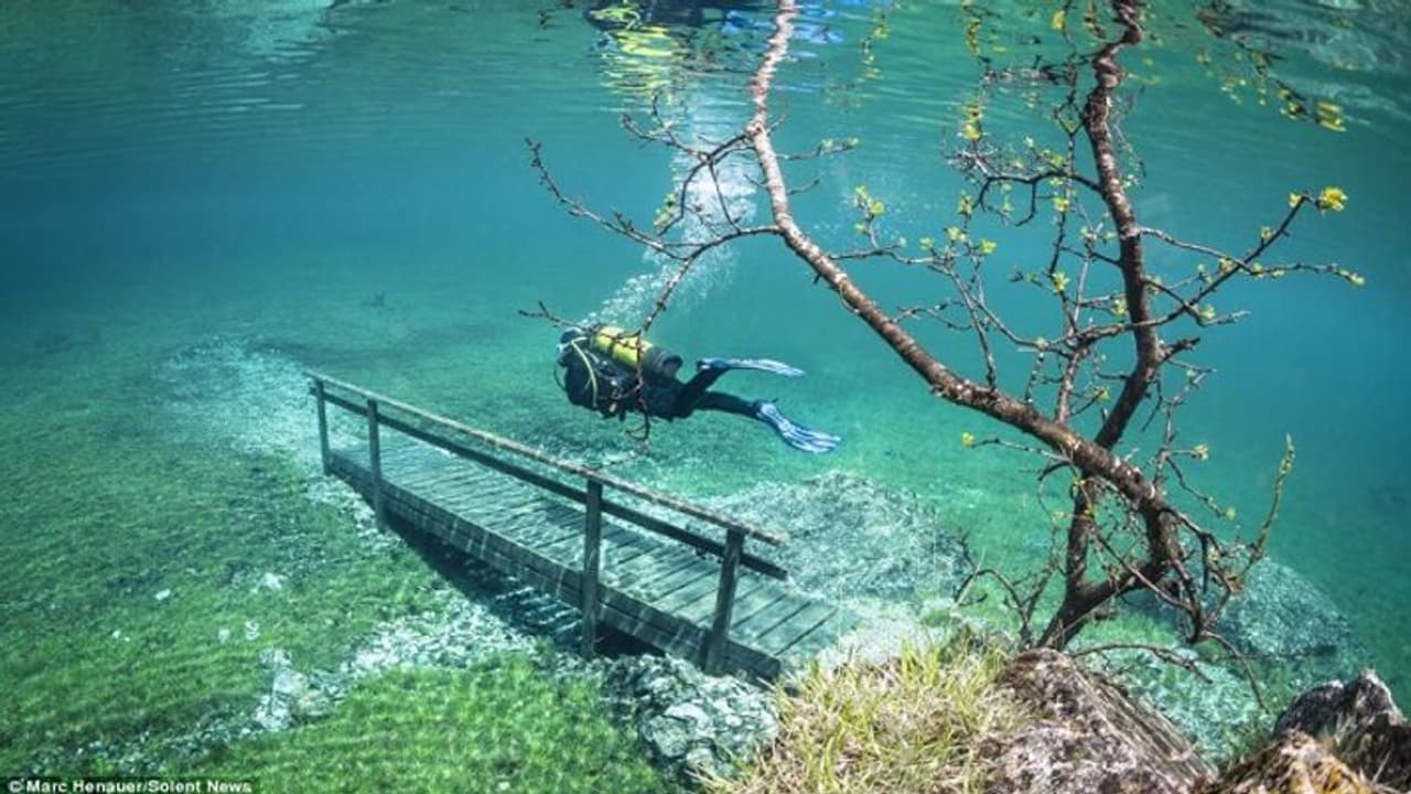 यहां आना है मना, अचानक बन जाती है 22 फीट गहरी लेक यहां आना है मना, अचानक बन जाती है 22 फीट गहरी लेक