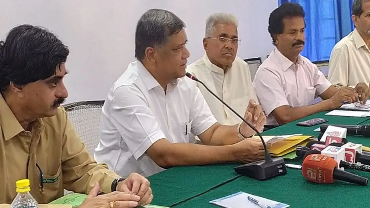 ಎನ್ಜಿಇಎಫ್ ಪುನಶ್ಚೇತನಕ್ಕೆ 30 ಕೋಟಿ ಅನುದಾನ ಒದಗಿಸಲು ಪ್ರಯತ್ನ: ಶೆಟ್ಟರ್ ಎನ್ಜಿಇಎಫ್ ಪುನಶ್ಚೇತನಕ್ಕೆ 30 ಕೋಟಿ ಅನುದಾನ ಒದಗಿಸಲು ಪ್ರಯತ್ನ: ಶೆಟ್ಟರ್